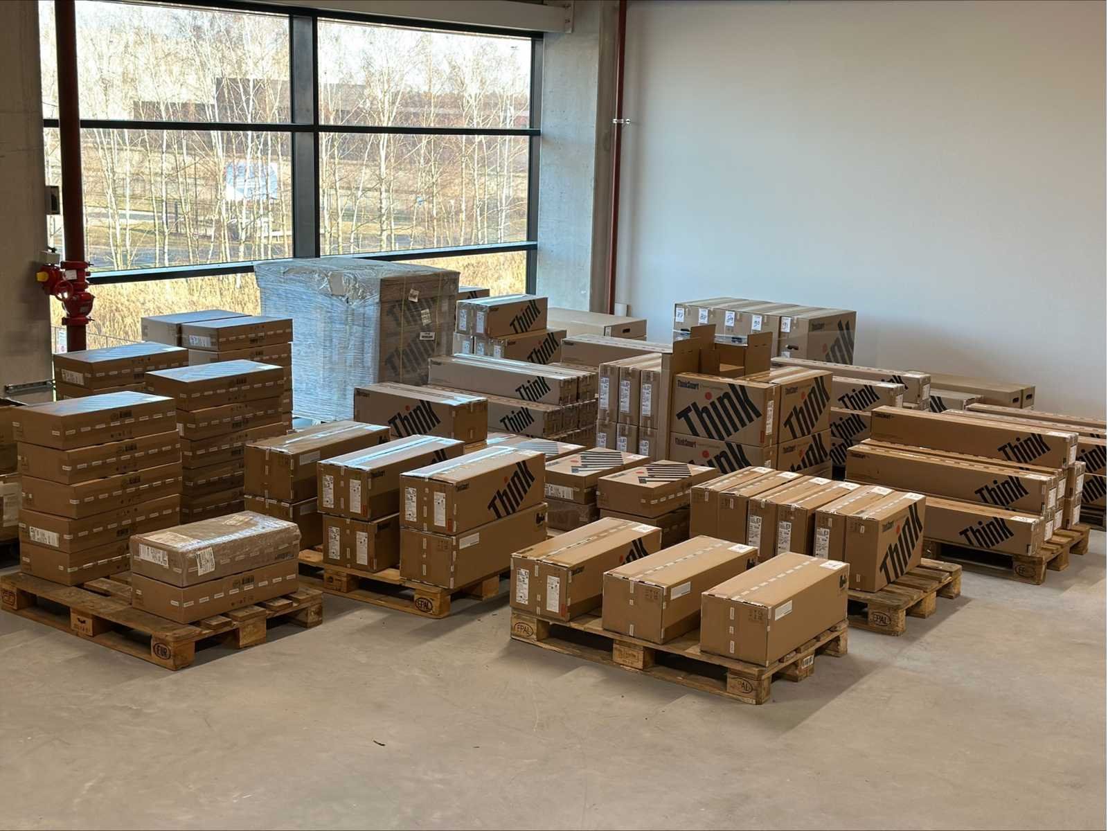 Voorraad zakelijke en consumenten-electronica middels bedrijfsbeëindiging