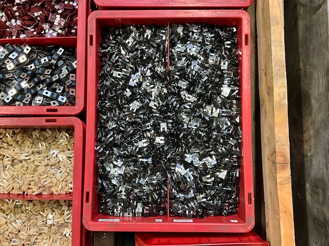 Voorraad zekeringen - afbeelding 7 van  8