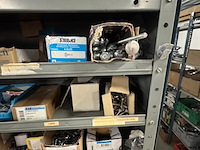 Voorraadkast met ijzerwaren - afbeelding 3 van  16