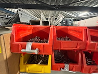 Voorraadkast met ijzerwaren - afbeelding 6 van  16