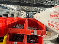 Voorraadkast met ijzerwaren - afbeelding 7 van  16