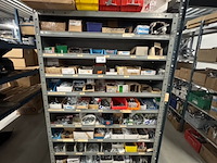 Voorraadkast met ijzerwaren - afbeelding 1 van  16