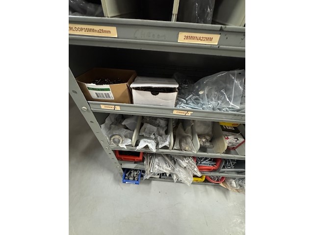 Voorraadkast met ijzerwaren - afbeelding 9 van  16