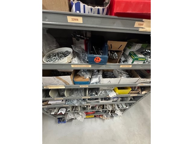 Voorraadkast met ijzerwaren - afbeelding 13 van  16