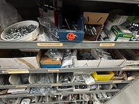 Voorraadkast met ijzerwaren - afbeelding 13 van  16