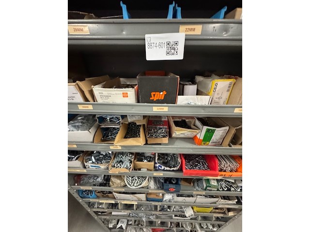 Voorraadkast met ijzerwaren - afbeelding 16 van  16