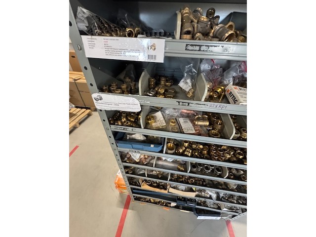 Voorraadkast met koppelingen - afbeelding 2 van  15