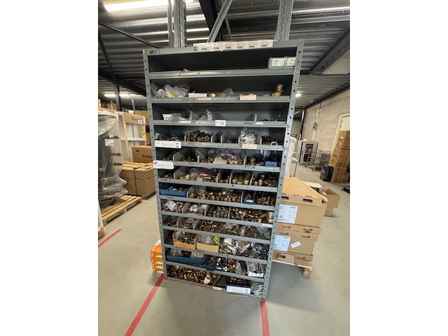 Voorraadkast met koppelingen - afbeelding 1 van  15