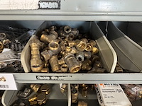 Voorraadkast met koppelingen - afbeelding 13 van  15