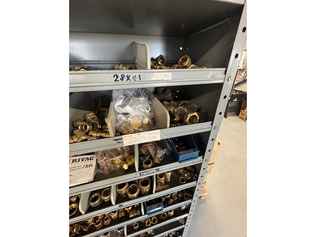 Voorraadkast met koppelingen - afbeelding 15 van  15