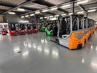 Voorraadopruiming heftrucks, generatoren , stapelaars, schrobmachines, gereedschappen