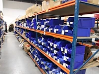 Voorraadstelling met houten legborden bestaande uit zevenstaanders en 48 leggers en 24 legborde onderdeel van combinatiekavel combinatiekavel van kavels m227 t/m m230. 48 meter stelling. let op! ophalen op tweede afhaaldag - afbeelding 4 van  4