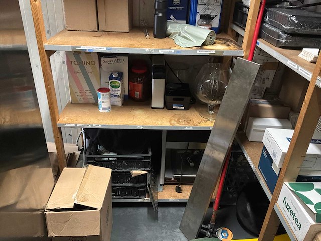 Voorraadstelling met inhoud - afbeelding 4 van  9