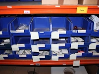 Voorraden op 3 legborden w.o. klemlenzen, klemwippen, systeemplafondplaten t.b.v. verlichting, schakelaars ... - afbeelding 8 van  9