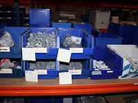 Voorraden op 3 legborden w.o. pls boxen, stoppenkasten, verdeeldozen etc. let op! ophalen op eerste afhaaldag - afbeelding 4 van  10