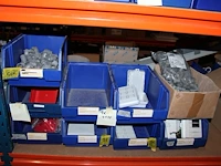 Voorraden op 3 legborden w.o. pls boxen, stoppenkasten, verdeeldozen etc. let op! ophalen op eerste afhaaldag - afbeelding 5 van  10