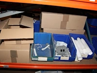 Voorraden op 3 legborden w.o. pls boxen, stoppenkasten, verdeeldozen etc. let op! ophalen op eerste afhaaldag - afbeelding 6 van  10