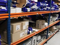 Voorraden op 3 legborden w.o. pls boxen, stoppenkasten, verdeeldozen etc. let op! ophalen op eerste afhaaldag - afbeelding 8 van  10