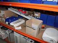 Voorraden op 3 legborden w.o. pls boxen, stoppenkasten, verdeeldozen etc. let op! ophalen op eerste afhaaldag - afbeelding 10 van  10