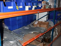 Voorraden op 3 legborden w.o. veerklemmen, draadeinden, kabelgootonderdelen, beugels en voeten. let op! oph... - afbeelding 6 van  9