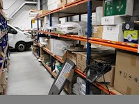 Voorraden op 4 legborden w.o. straatverlichting , inbouwverlichting en noodverlichting en tl bakken. let op...