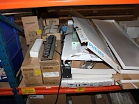 Voorraden op 4 legborden w.o. straatverlichting , inbouwverlichting en noodverlichting en tl bakken. let op... - afbeelding 9 van  12