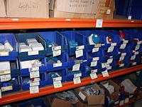 Voorraden op 4 legborden w.o. wandcontactdozen mennekes, dimmers, wandcontactdozen, pvc bochten en lasdozen... - afbeelding 4 van  9