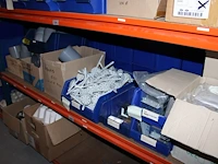 Voorraden op 4 legborden w.o. wandcontactdozen mennekes, dimmers, wandcontactdozen, pvc bochten en lasdozen... - afbeelding 8 van  9