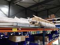 Voorraden op vijf legborden w.o. kabelgootonderdelen, afhangmaterialen, klemmen, beugels etc. let op! ophal... - afbeelding 2 van  9