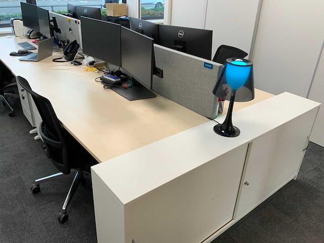 Voortman duo werkplek met 2 x interstuhl bureaustoel en 2 x ladeblok - afbeelding 10 van  10