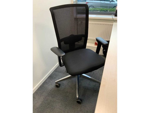 Voortman duo werkplek met 2 x interstuhl bureaustoel en 2 x ladeblok - afbeelding 3 van  13