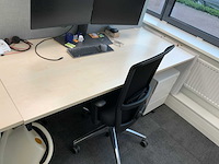 Voortman duo werkplek met 2 x interstuhl bureaustoel en 2 x ladeblok - afbeelding 7 van  13