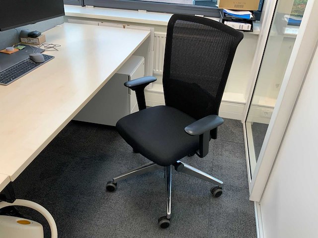 Voortman duo werkplek met 2 x interstuhl bureaustoel en 2 x ladeblok - afbeelding 9 van  13