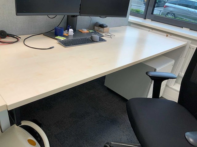 Voortman duo werkplek met 2 x interstuhl bureaustoel en 2 x ladeblok - afbeelding 10 van  13