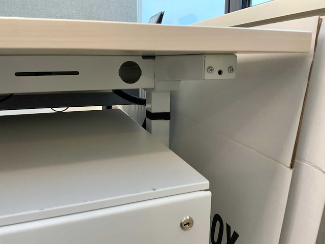 Voortman duo werkplek met 2 x interstuhl bureaustoel en 2 x ladeblok - afbeelding 12 van  13