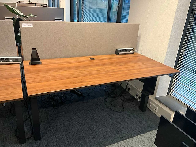 Voortman elektrisch duo zit-sta bureau - afbeelding 1 van  4