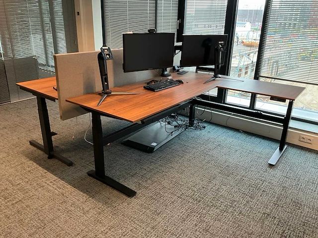 Voortman elektrisch zit-sta bureau (2x) - afbeelding 2 van  4