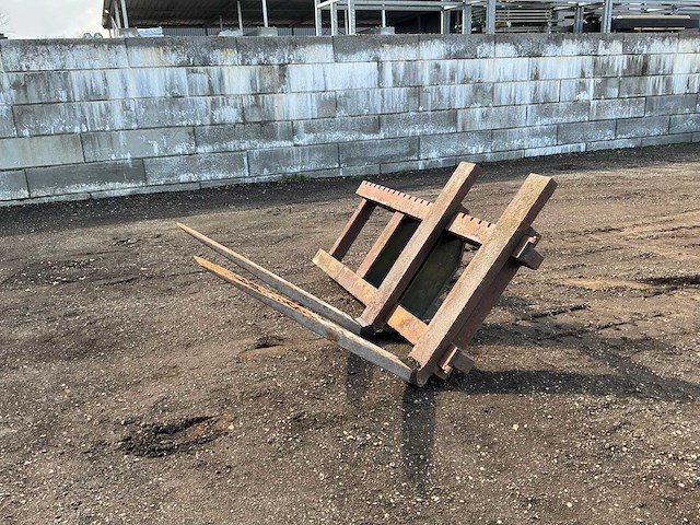 Vorkenbord 2000mm passend hitachi voorzetapparatuur - afbeelding 1 van  6