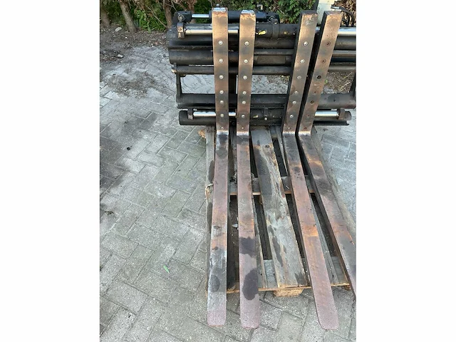 Vorkenbord met dubbele vorken - afbeelding 3 van  9