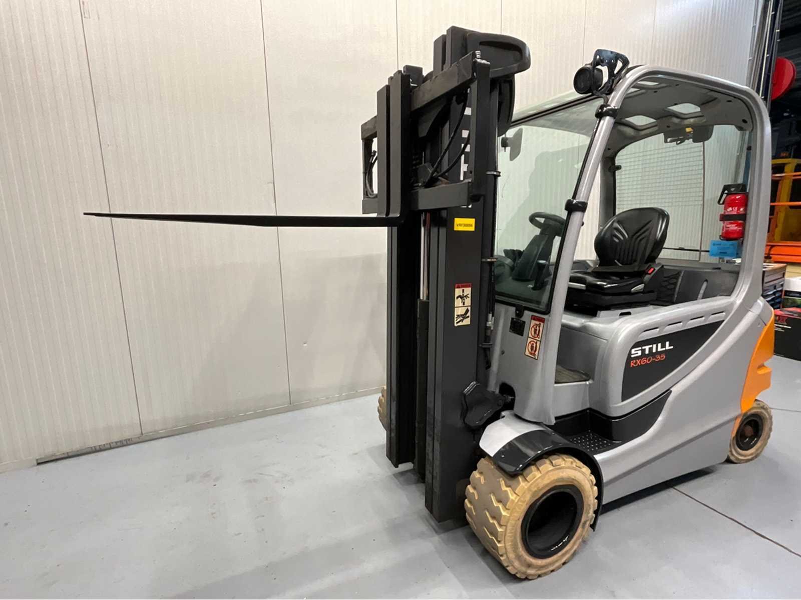 Vorkheftrucks, aggregaten, gereedschappen, schoonmaakmachines en stapelaars