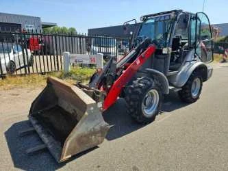 Vorkheftrucks, personenauto’s, gereedschappen en aggregaten