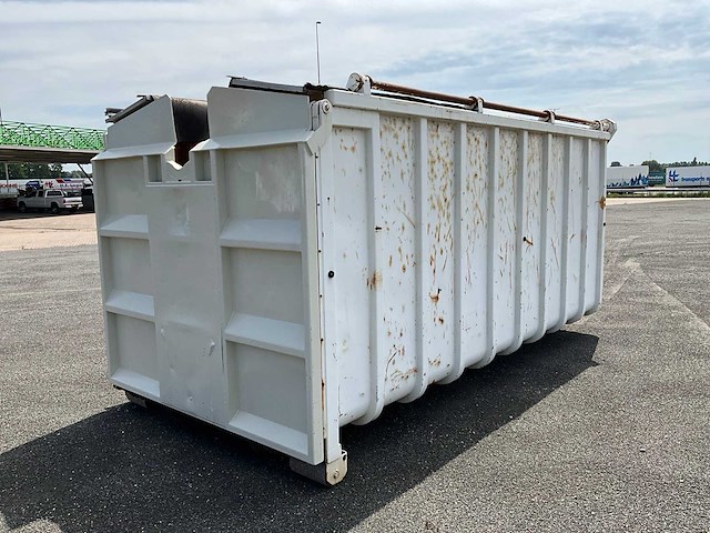 Vossebelt haakarm container 23m3 met hydraulische milieukleppen - afbeelding 7 van  11