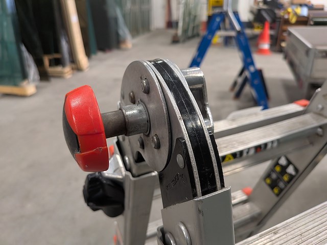 Vouwladder little giant, 4x4 leveler - afbeelding 7 van  9