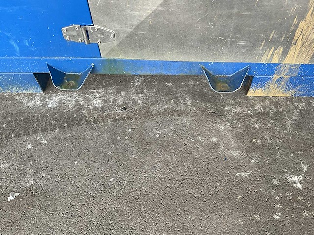 Vrachtauto materiaalkist - afbeelding 8 van  8