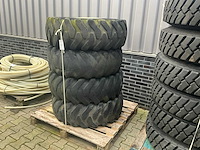 Vrachtwagen band (4x) - afbeelding 1 van  4