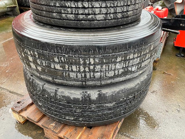 Vrachtwagen band divers (4x) - afbeelding 2 van  4