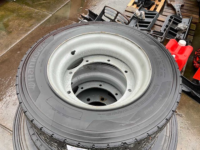 Vrachtwagen band divers (4x) - afbeelding 3 van  4