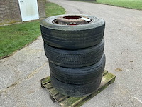 Vrachtwagen band met velg (4x) - afbeelding 1 van  8