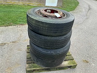 Vrachtwagen band met velg (4x) - afbeelding 2 van  8