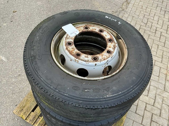 Vrachtwagen band wel velg (4x) - afbeelding 3 van  6